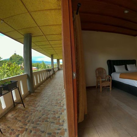 Pias Poppies Hotel Rantepao Luaran gambar