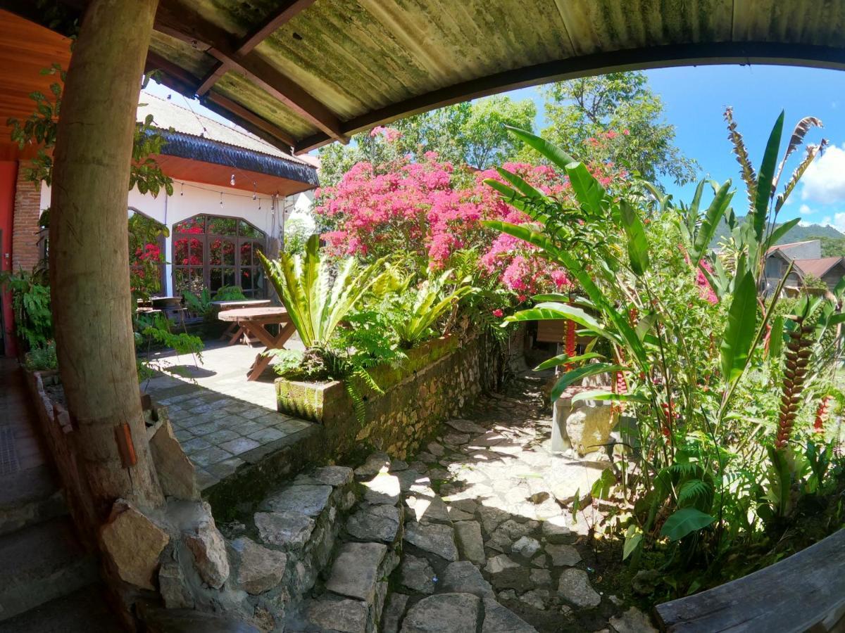 Pias Poppies Hotel Rantepao Luaran gambar